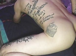 levrette, extrême, anal, jouet, black, gode, fétiche, gros-plan, trou-du-cul, tatouage