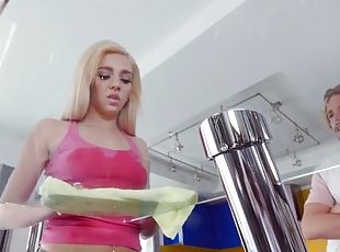 robienie-loda, nastolatki, hardcore, kuchnia, młode18, blondynka