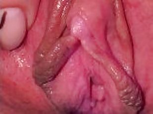 You won't be able to stop, you'll cum instantly! Try not to cum! Masturbation of wet pussy, secretio