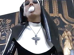 Smoking nun