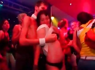 impreza, amatorskie, laski, hardcore, seks-grupowy, ubrane-kobiety-i-nadzy-mężczyźni, napalona, klub
