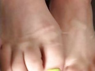 Foot Boy Finishes On My Feet (NEON GREEN TOES)