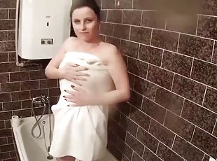 vannis, masturbatsioon, amatöör, tüdruksõber, vallatu, dušš, brünett