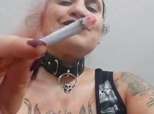 amatör, pov, fetisch, ensam, rökning, brunett, femdom, tatuering