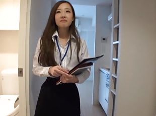 Japanese sales girl Saki Asumi drops on her knees to please a dick