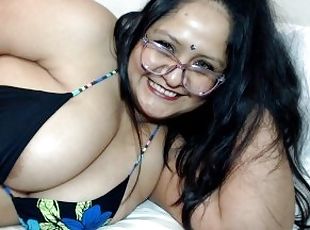 Bbw Shows Her Beautiful Huge Tits For Money