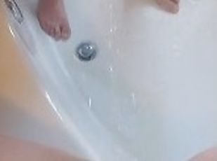 bañando, meando, coño-pussy, amateur, babes, madurita-caliente, zorra-slut, ducha, húmedo, morena
