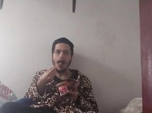 Bear Man eating chocolate ( weight gain fetish / wanna get really big