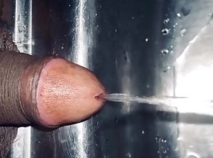 Soft dick pissing very nice into the sink fast