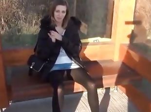 Chick fucking a lucky dick out in Bus Stop until she gets cummed