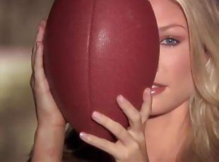 Kelly Carrington wants to play american football naked