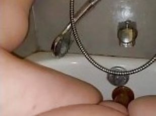 F’ing a big dildo in that bath