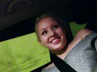 Blonde teen coupling grabs drivers hahn