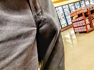 Freeballing and showing off my big bulge in public