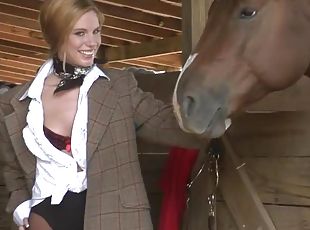 Slender honey Bree Morgan gets naked with horses