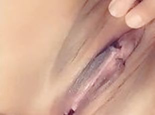 Juicy Wet Pussy Play