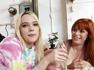 FFM threesome with good looking Kenna James and Penny Pax