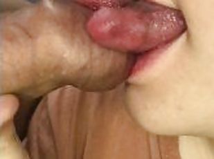 gently licked with a double tongue until he finished in the mouthsplitblowjobtongue splittingclo