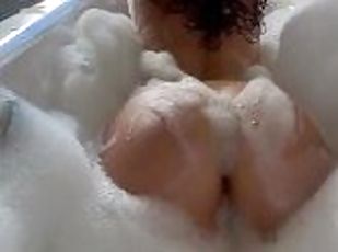 Sexy bath