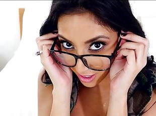 gros-nichons, lunettes, fellation, hardcore, latina, pornstar, branlette, couple, point-de-vue, sur-le-visage