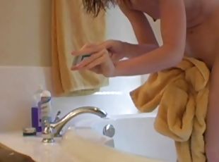 Watching her shaving turns me on with a sexual cumshot