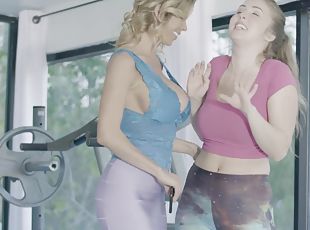 Alexis Fawx moans while getting eaten out by Lena Paul in the gym