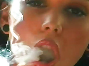 Kinky beauty smokes and teases