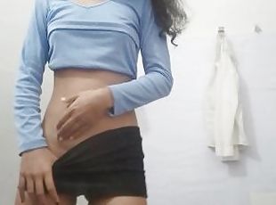 Desi girl showing her boobs and masturbating